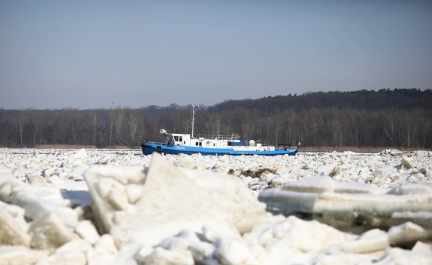 Śnieg topnieje, poziom wody w rzekach niebezpiecznie wzrasta