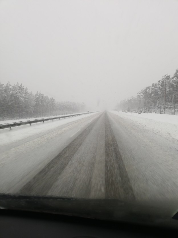 Śnieg utrudnia jazdę na A4 /Gorąca Linia RMF FM