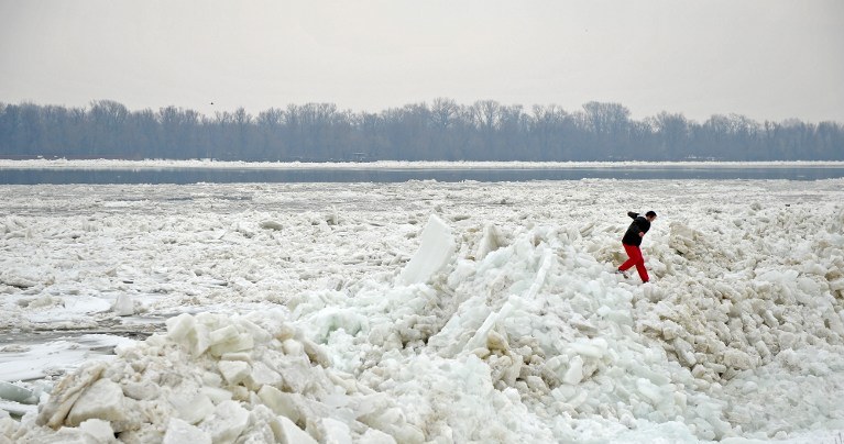 Śnieg w Serbii /AFP