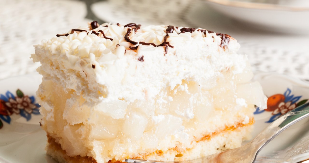 Śnieżna Góra to ciasto z jabłkami i delikatną śmietanką /Fotek /123RF/PICSEL