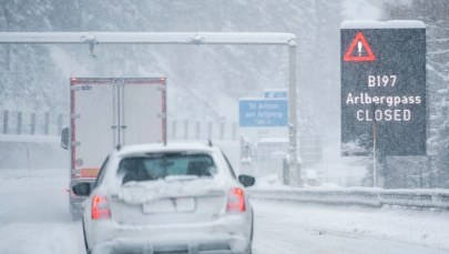 Śnieżna pułapka. Coraz więcej miejscowości w Austrii odciętych od świata