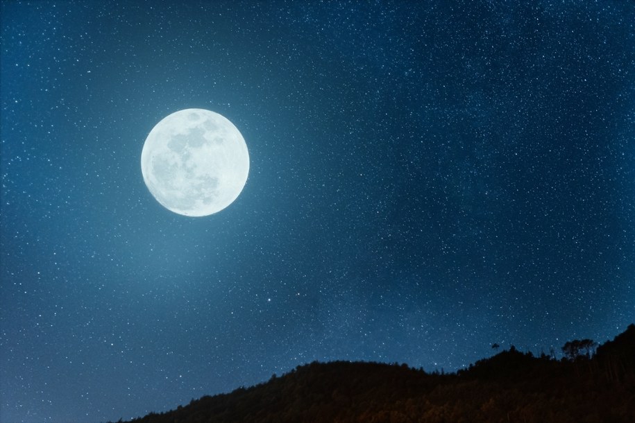 Śnieżny Księżyc rozświetli Polskę. Niezwykła pełnia już 1 lutego