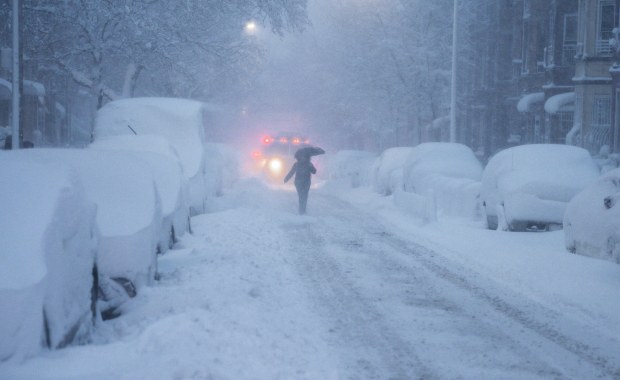 Śnieżyca paraliżuje USA. Siedem stanów ogłosiło stan wyjątkowy