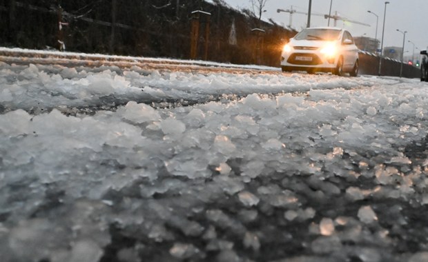 Śnieżyce i silny wiatr, IMGW wydał alerty [MAPY POGODOWE] 