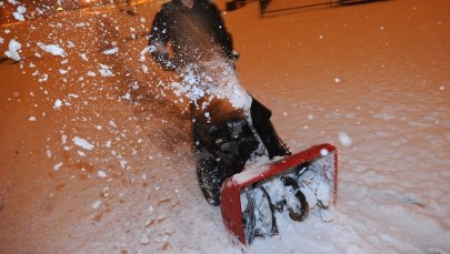 Śnieżyce i wichury w kilku województwach. Ponad 100 tysięcy odbiorców bez prądu