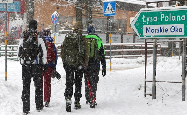 Śnieżyce, lawinowa "czwórka" i zamknięte szlaki. Przed nami iście zimowy weekend