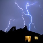 Śniła ci się burza? To oznaczają pioruny, wichury i deszcze we śnie