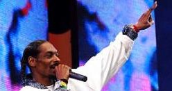 Snoop Dogg wystąpił w reklamie Chryslera /AFP