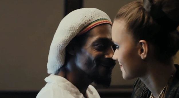 Snoop Lion i Iza Lach na planie klipu "No Ordinary Affair" /