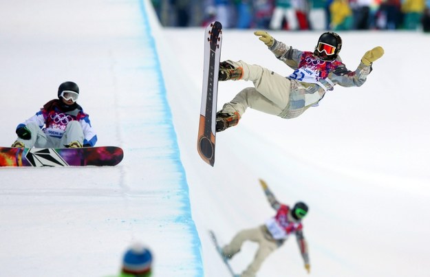 Snowboardziści w czasie treningu /JENS BUETTNER    /PAP/EPA