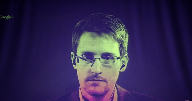 Snowden nie przestaje mówić /AFP