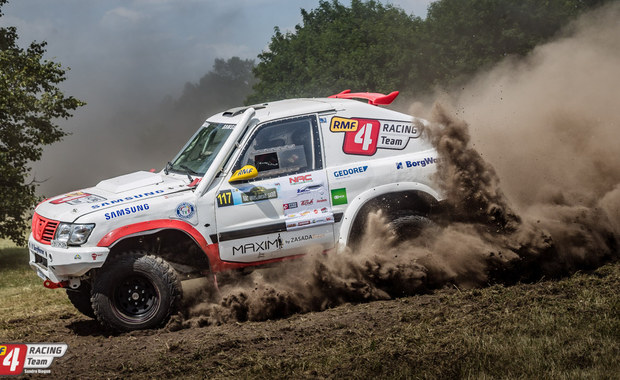 ​Sobota na Warszawskim Safari: Udany start załóg RMF 4RACING Team