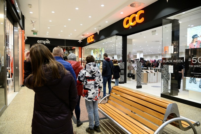 Sobota przyniosła rekordy sprzedaży w sklepach CCC /Marek Dybas /Reporter