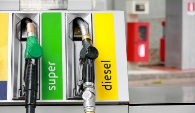 Sobotnia decyzja o cenach paliw. Orlen kolejny raz obniża hurtowe stawki