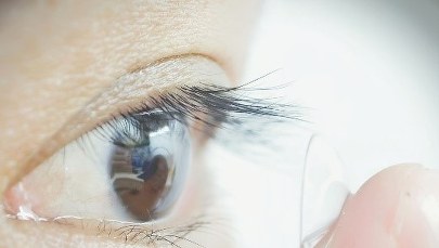 Soczewki pozwolą widzieć w ciemności. Nawet z zamkniętymi oczami