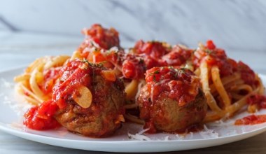 Soczyste klopsiki w gęstym, aromatycznym sosie. Jesienią to mój ulubiony obiad