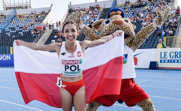 Sofia Ennaoui cieszy się po biegu na 1500 m /Paweł Skraba /PAP