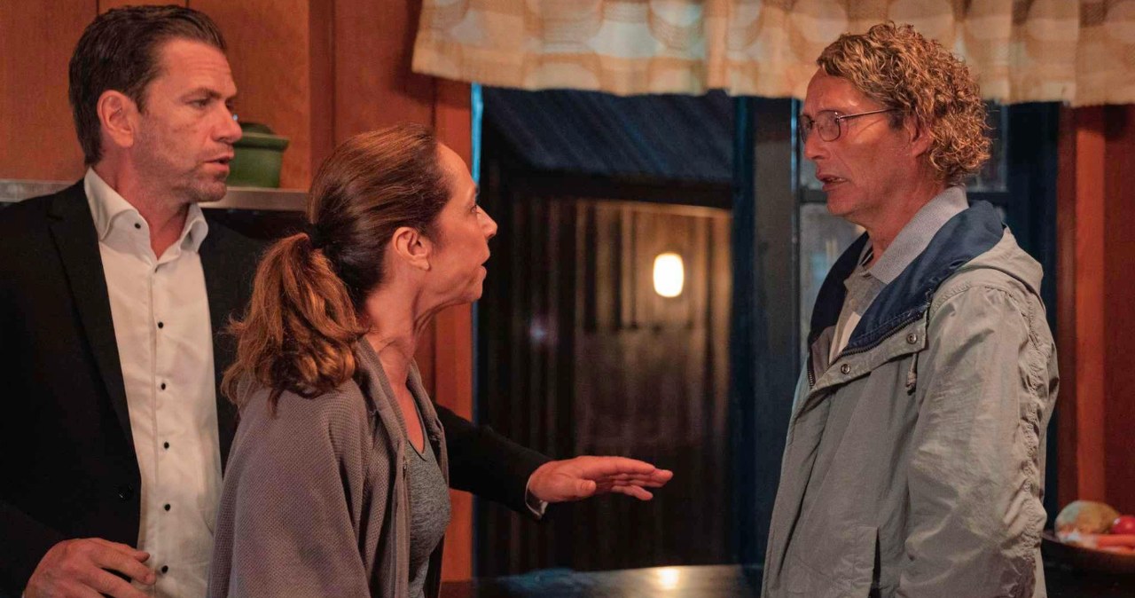 Sofie Gråbøl, Nikolaj Lie Kaas i Mads Mikkelsen w filmie "Ostatni wiking" /© materiały dystrybutora /materiały prasowe