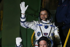 Sojuz przycumował na stację 