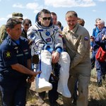 Sojuz z trzema astronautami wylądował w Kazachstanie