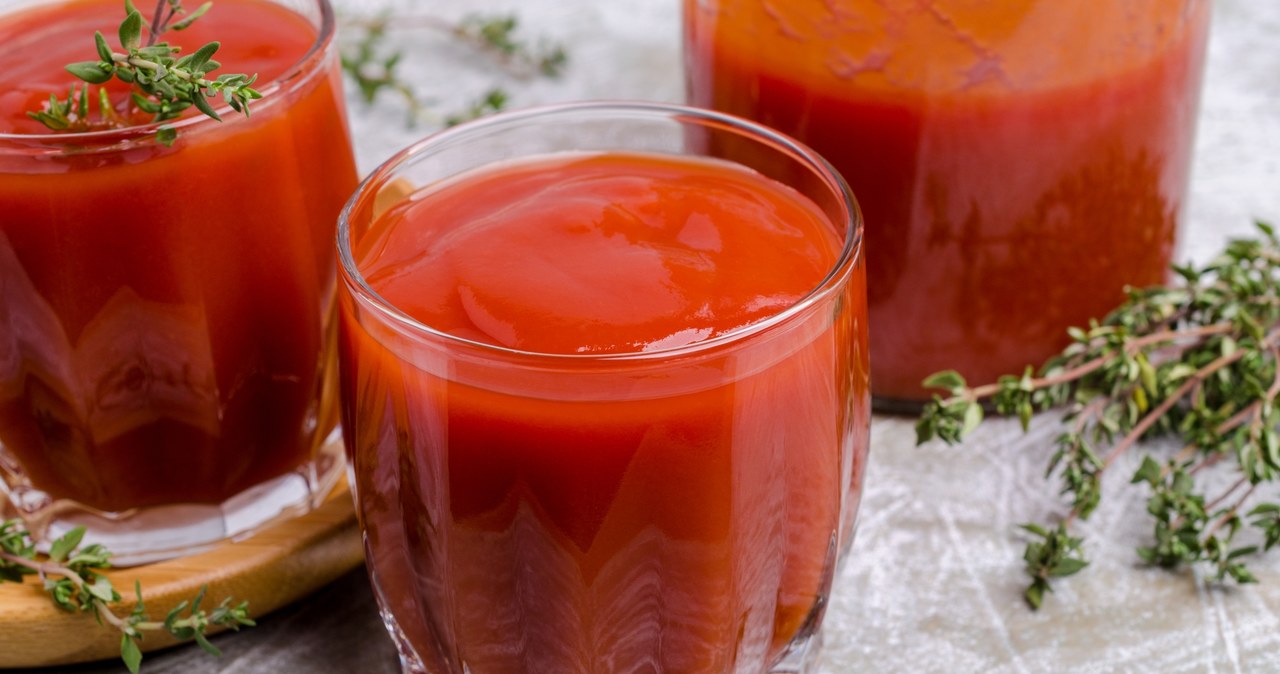 Sok pomidorowy to bomba witamin i minerałów. Będziesz zachwycony jego właściwościami, a może także zachwycisz się jego smakiem /123RF/PICSEL