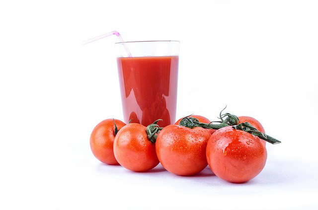 sok z pomidorów /© Photogenica