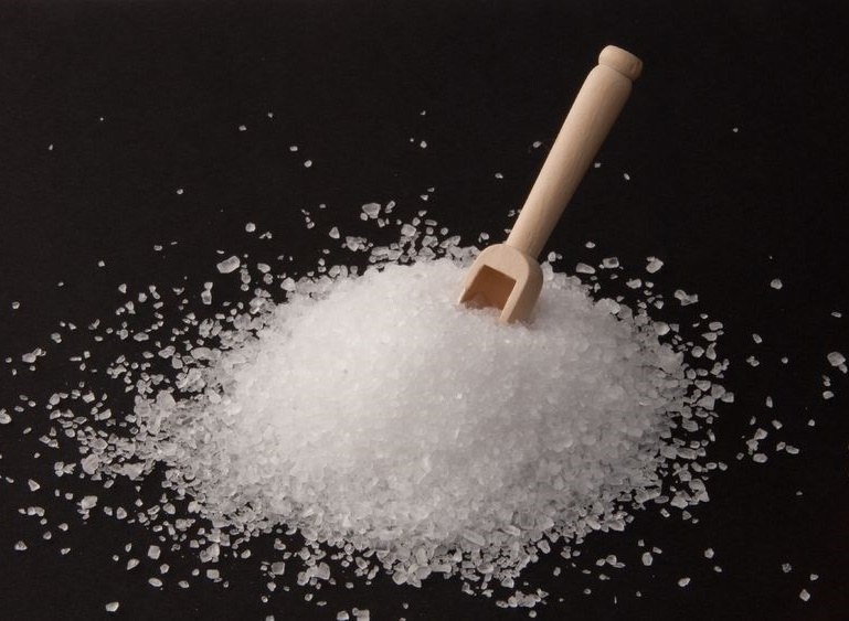 Sól niezwykle ciężko jest całkowicie wyeliminować, ale można ograniczyć jej spożycie /123RF/PICSEL