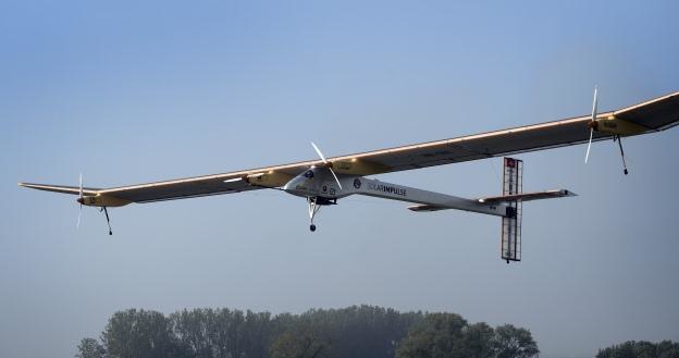 Solar Impulse jest zasilany energią słoneczną /AFP