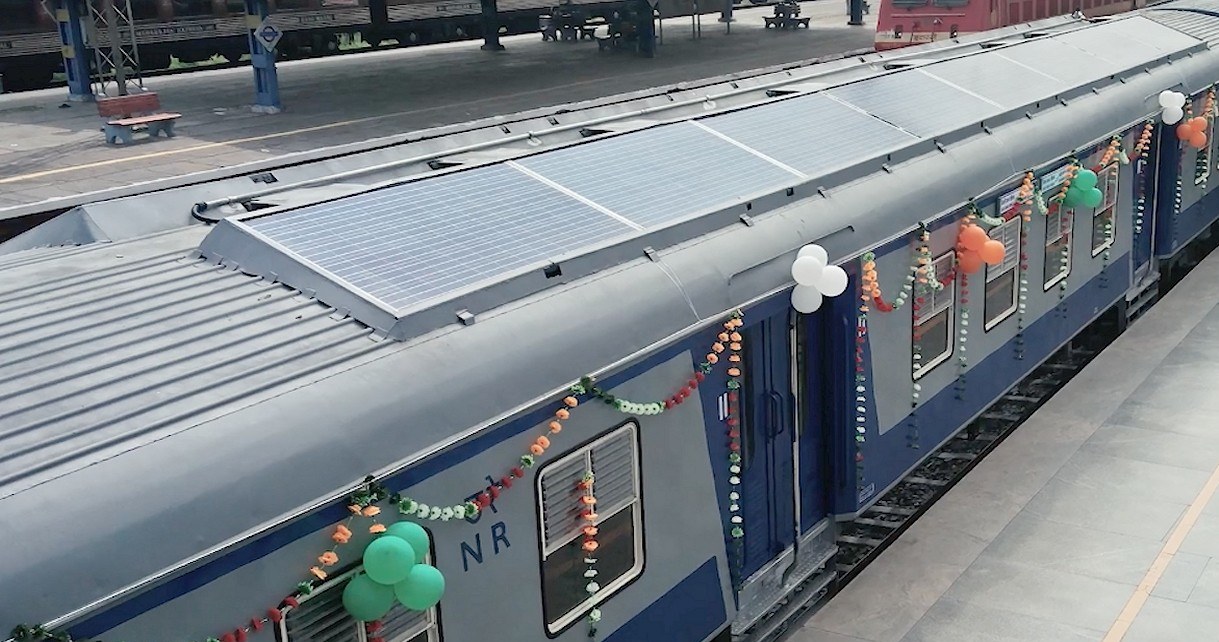 Solarne pociągi już kursują po całych Indiach /Geekweek
