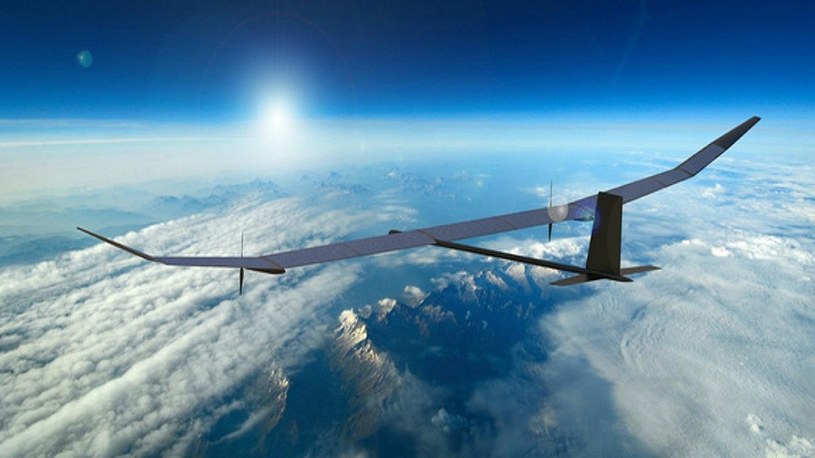 Solarny statek powietrzny zaprojektowany do rocznych lotów zakończył dziewiczy rejs /Geekweek