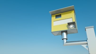 Sołtys zamontowała na działce atrapę fotoradaru