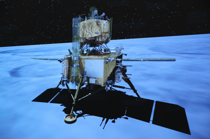 Sonda Chang'e 5 wysłana w celu pobrania 2 kg gruntu księżycowego i dostarczenia go na Ziemię /Jin Liwang/Xinhua News /East News
