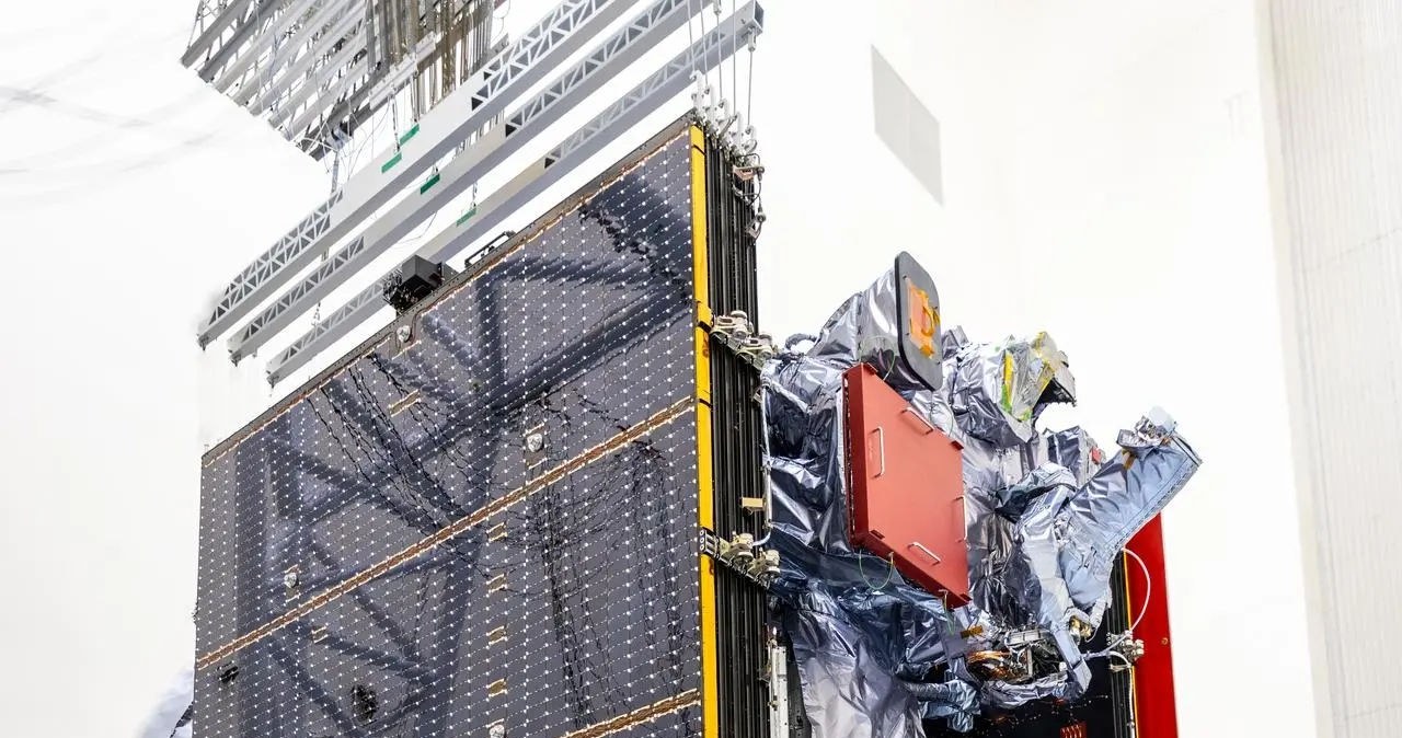 Sonda Europa Clipper zbudowana przez NASA. /NASA/Frank Michaux /materiały prasowe