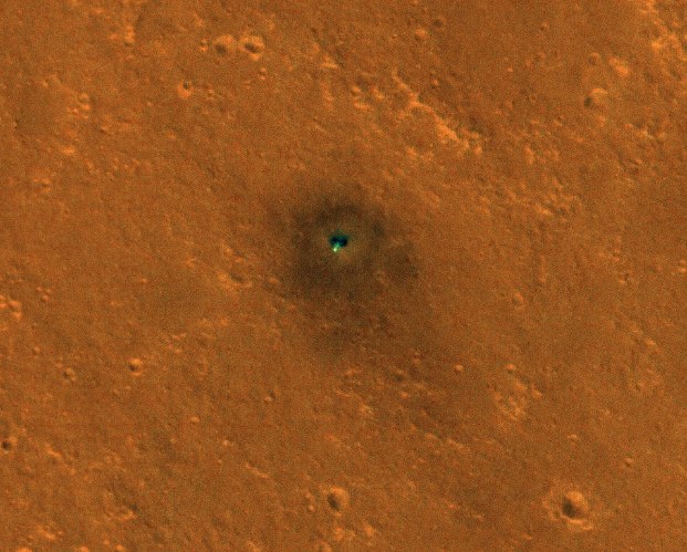 Sonda inSight widoczna z orbity Marsa /NASA