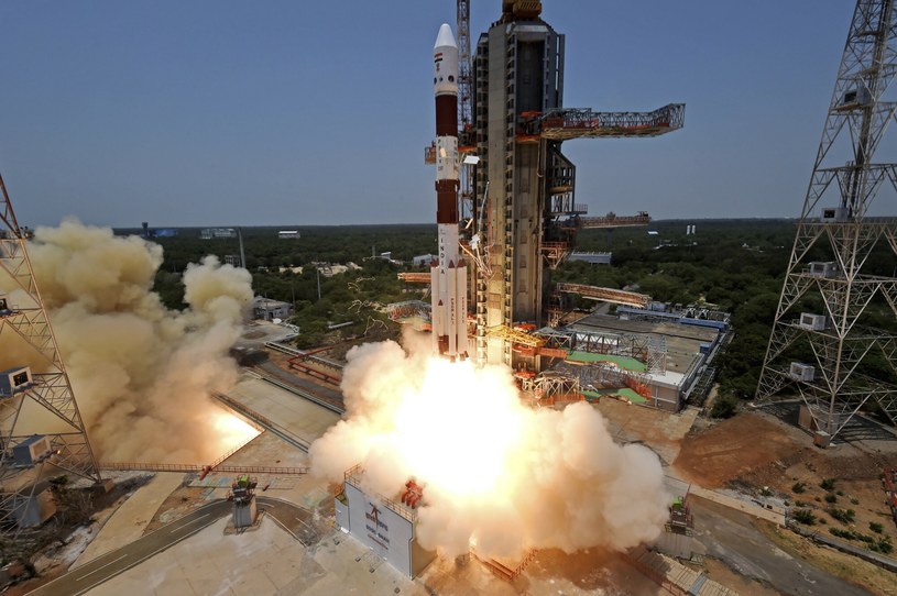 Sonda kosmiczna Aditya-L1 startująca na pokładzie rakiety z centrum kosmicznego na Sriharikota w Indiach w sobotę 2 września 2023 r /ASSOCIATED PRESS/East News /East News