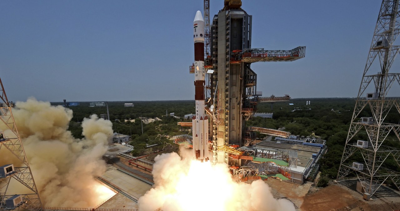 Sonda kosmiczna Aditya-L1 startująca na pokładzie rakiety z centrum kosmicznego na Sriharikota w Indiach w sobotę 2 września 2023 r /ASSOCIATED PRESS/East News /East News