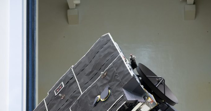 Sonda Solar Orbiter podczas finalnych testów w Niemczech, poprzedzających wysłanie próbnika na Przylądek Canaveral (Floryda, USA). /Kosmonauta