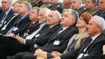 Sondaż: 35 proc. poparcia dla PiS, 21 proc. dla PO