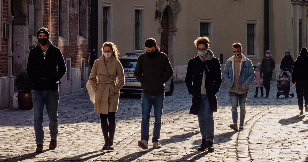 Sondaż: 64 proc. Polaków uważa, że rok 2020 był dla nich zły