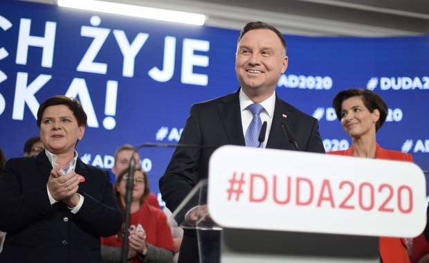 Sondaż CBOS: Coraz więcej osób negatywnie ocenia prezydenturę Dudy