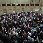 Sondaż CBOS: Cztery partie w Sejmie