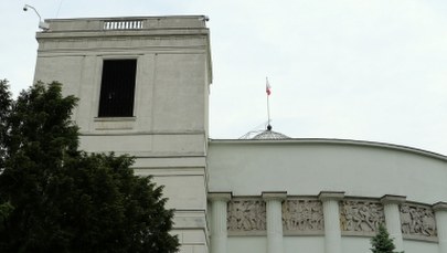 Sondaż CBOS: Takiego poparcia PiS jeszcze nie miało