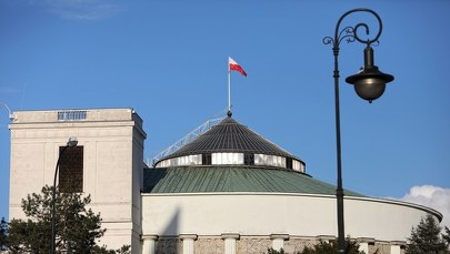 Sondaż: Czy parlament dotrwa do końca kadencji?