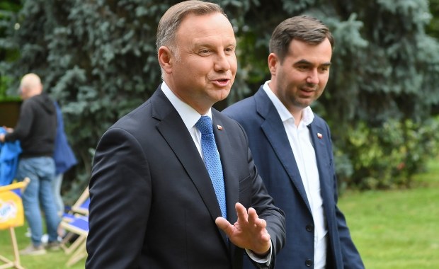 Sondaż: Czy prezydent powinien być z tej samej opcji politycznej co rząd?