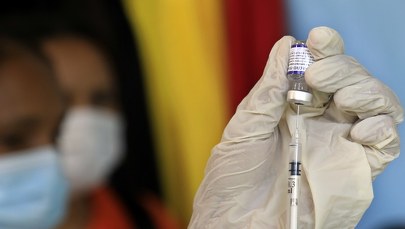 Sondaż dla DGP i RMF FM: Ponad połowa Polaków chce się zaszczepić trzecią dawką