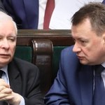 Sondaż: Dominacja PiS, siedem ugrupowań w Sejmie