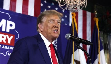 Sondaż: Inflacja, koszty energii i sytuacja gospodarcza ciągną Trumpa na dno