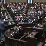 Sondaż Kantar: PiS prowadzi, Koalicja Obywatelska na drugim miejscu