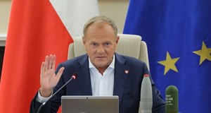 Sondaż: KO przed PiS-em, złe wiadomości dla Zandberga i Hołowni