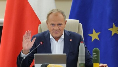 Sondaż: KO przed PiS-em, złe wiadomości dla Zandberga i Hołowni